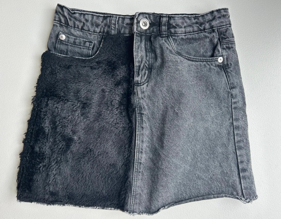 Zwarte jeansrok met pelsje - Zara - mt 122, Kinderen en Baby's, Ophalen of Verzenden, Zo goed als nieuw, Meisje, Jurk of Rok