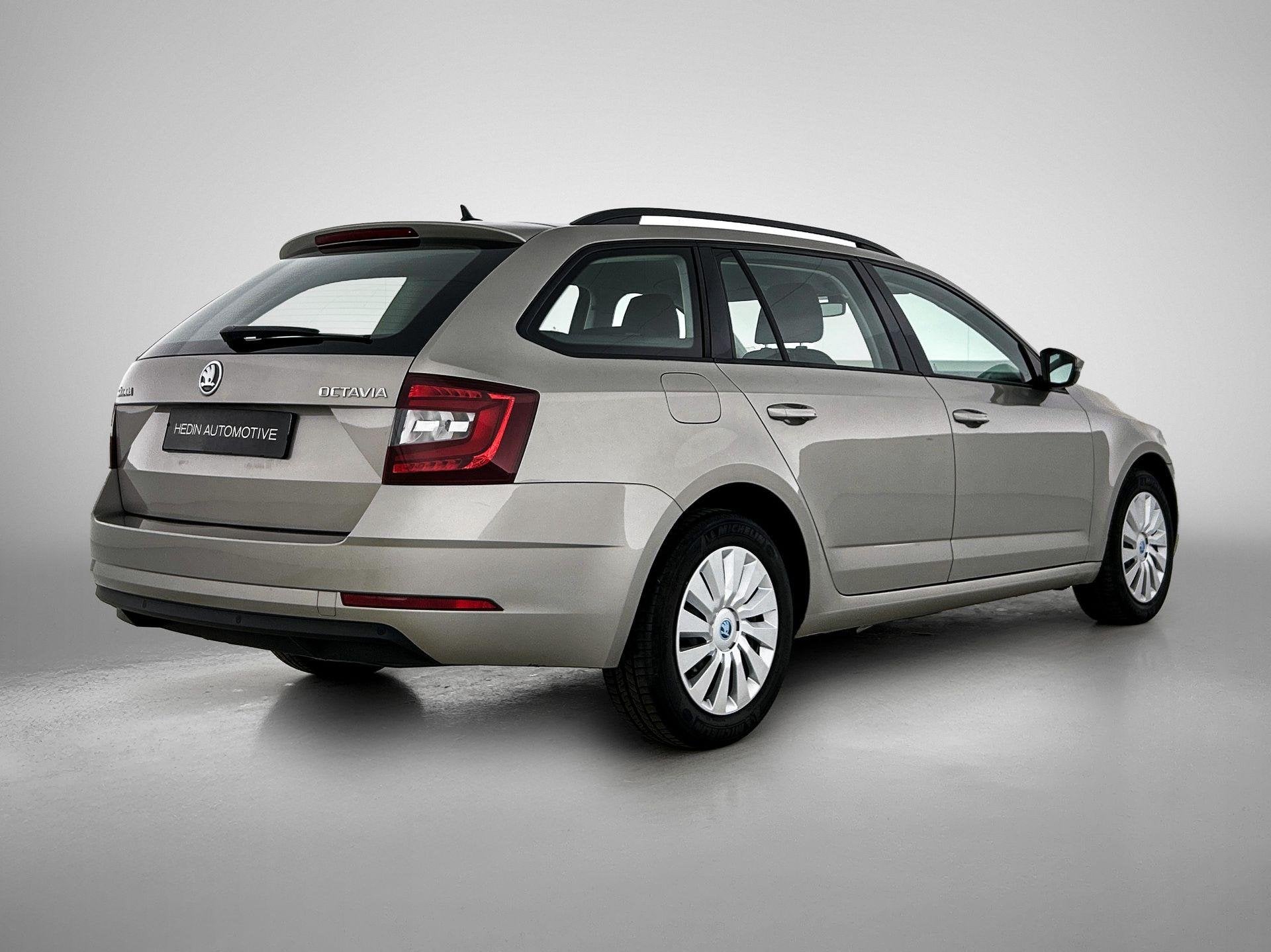 Skoda Octavia Combi 1.5 TSI Style | Climate control | Naviga, Auto's, Stof, Gebruikt, 4 cilinders, Bedrijf
