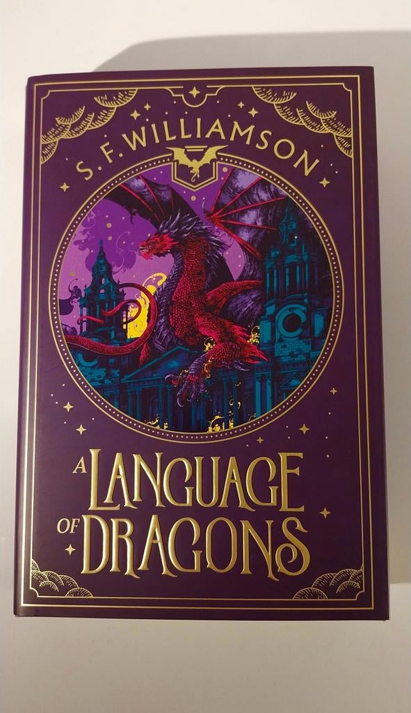 ​a language of dragons - s.f. williamson (fairyloot exclusiv, Boeken, Ophalen of Verzenden, Zo goed als nieuw, Sfwilliamson