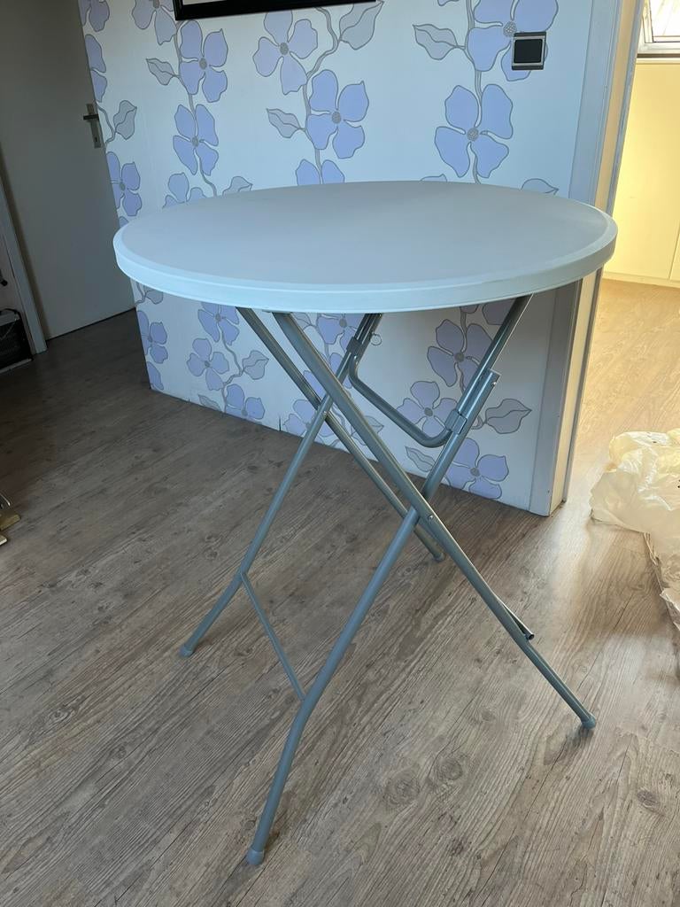 Partytafels met hoezen, Ophalen, Zo goed als nieuw