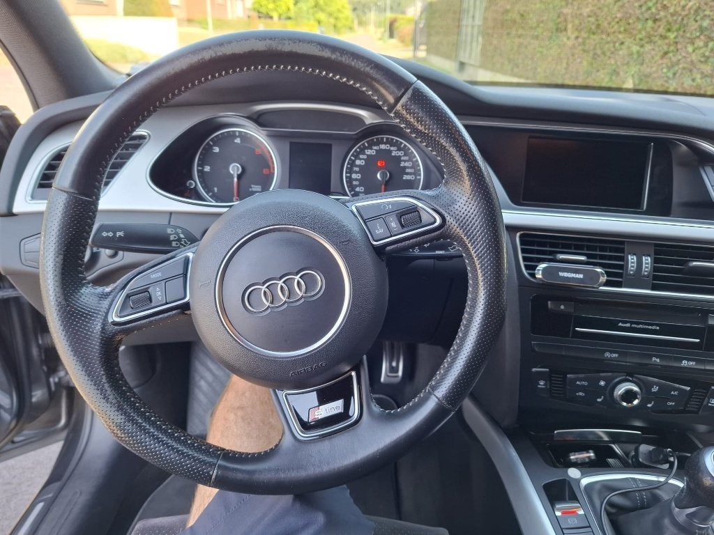 Audi A4 s-line, Autos, Audi, Achat, Euro 6, Boîte manuelle, 5 portes