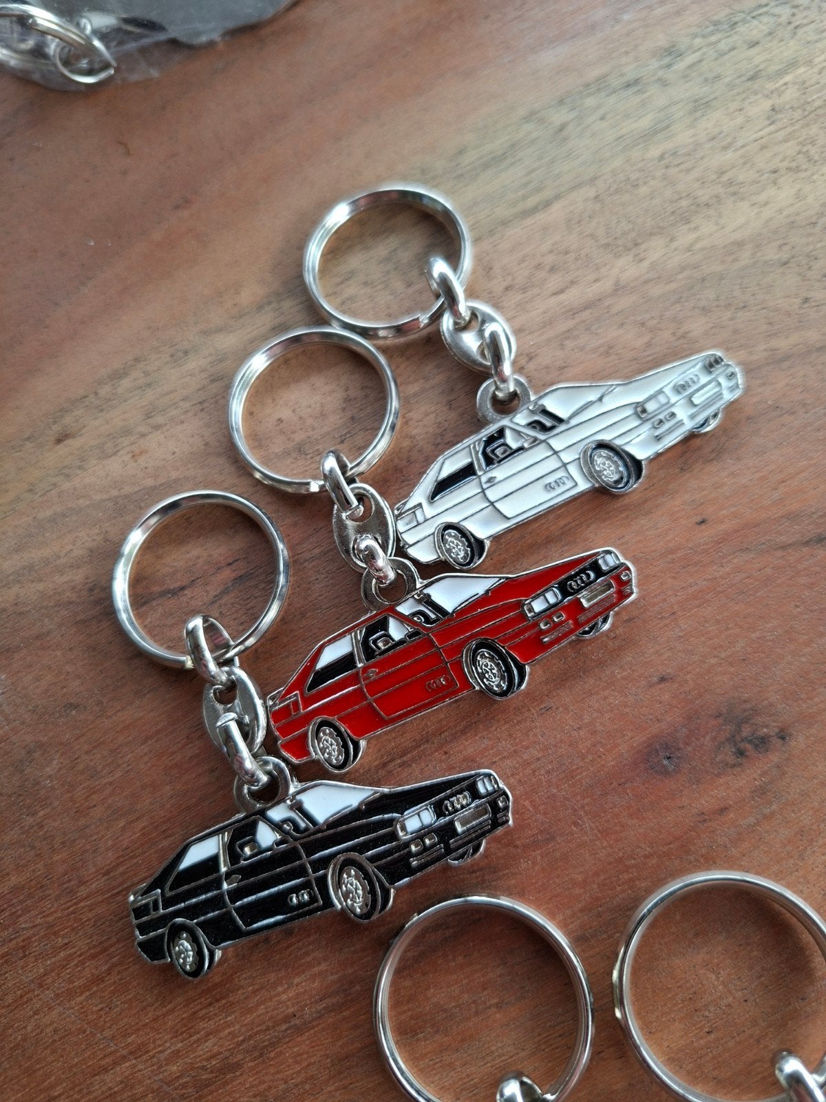 Metalen sleutelhangers audi jaren 80/90, Ophalen of Verzenden, Nieuw, Transport