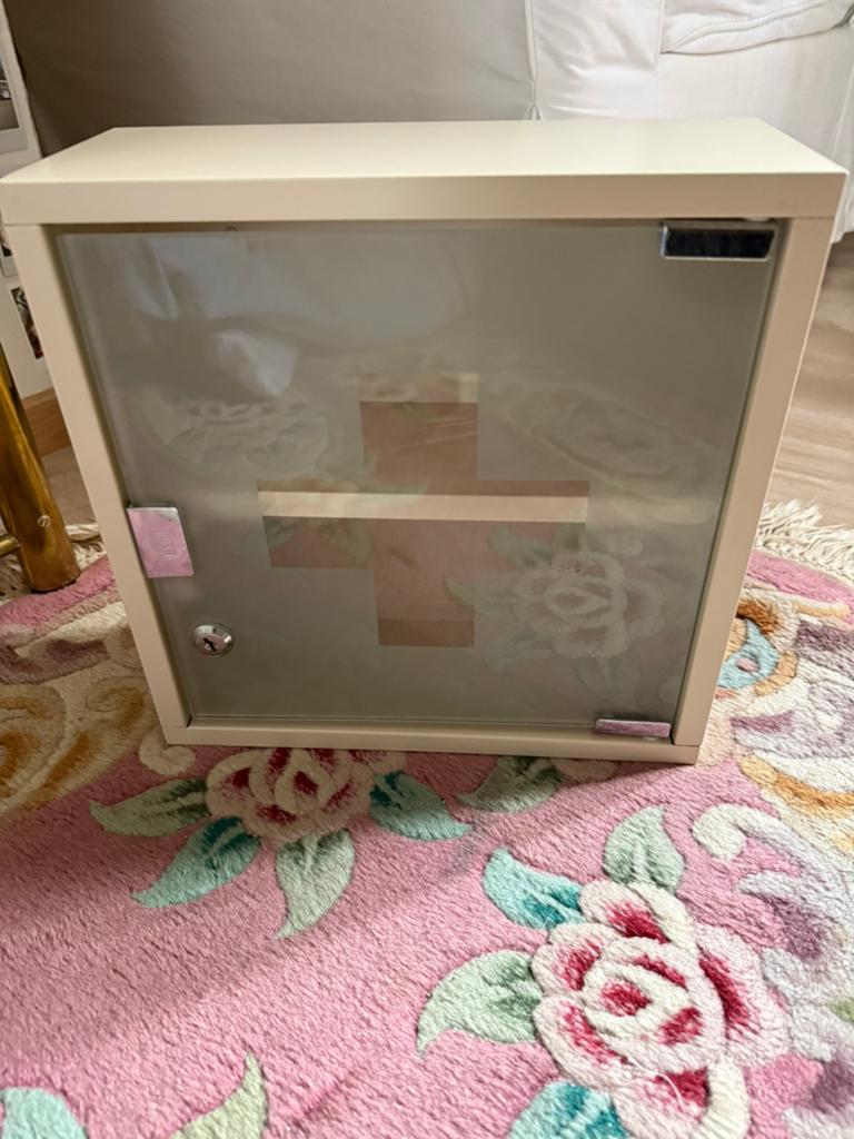 Vintage apotheek kastje, Ophalen, Zo goed als nieuw