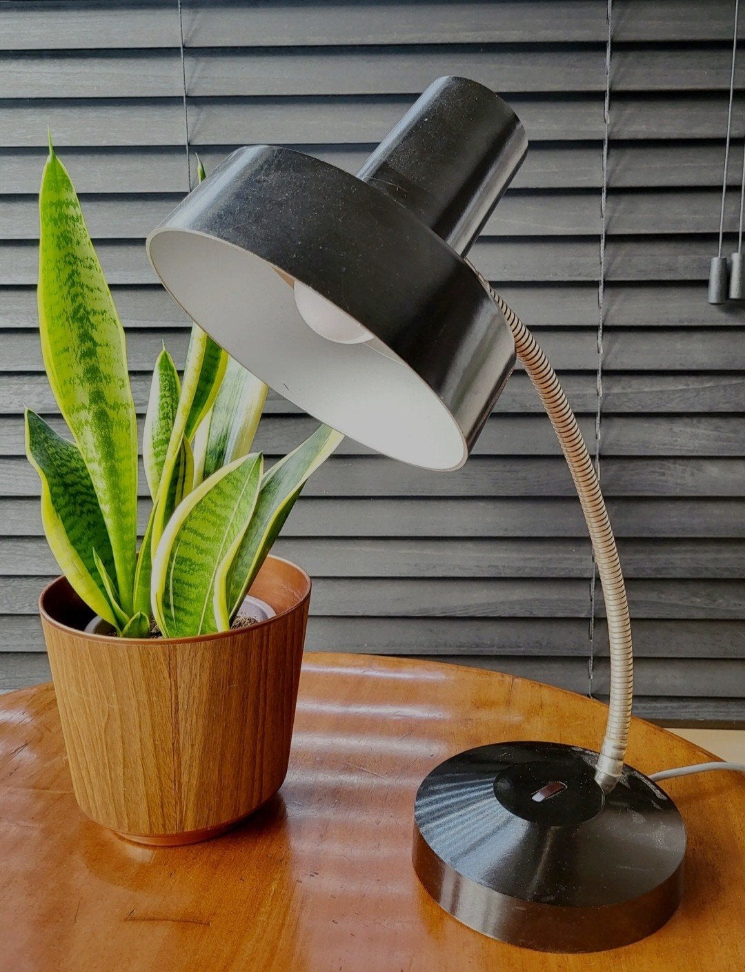 Lampe de bureau en bakélite, Elektrosovit, Tchécoslovaquie, Enlèvement ou Envoi, Lampe de bureau, Design