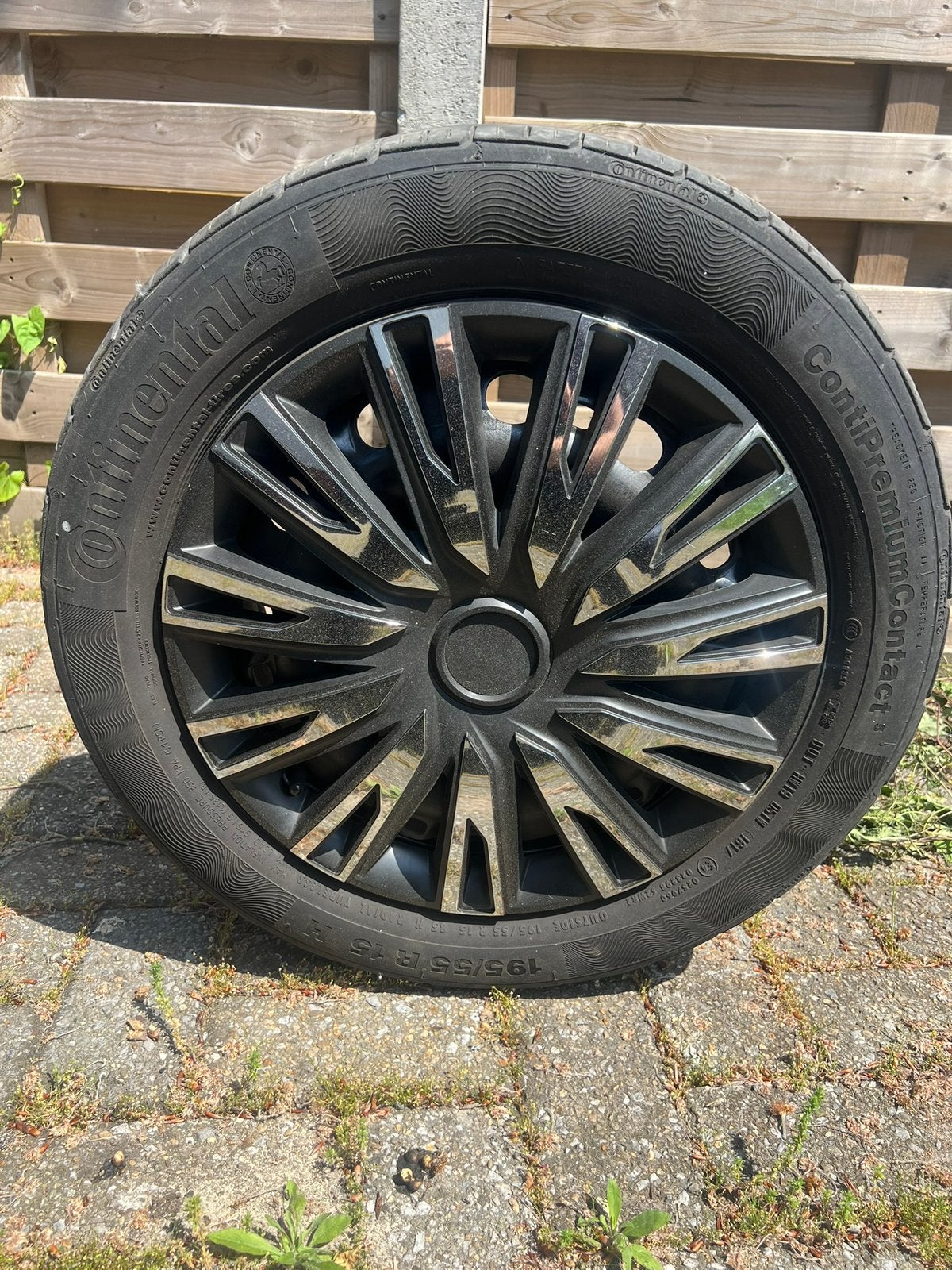Pneus d'hiver 185/55 R15 sur jantes - Continental & Barium, Enlèvement ou Envoi, Pneus hiver, Pneu(s)