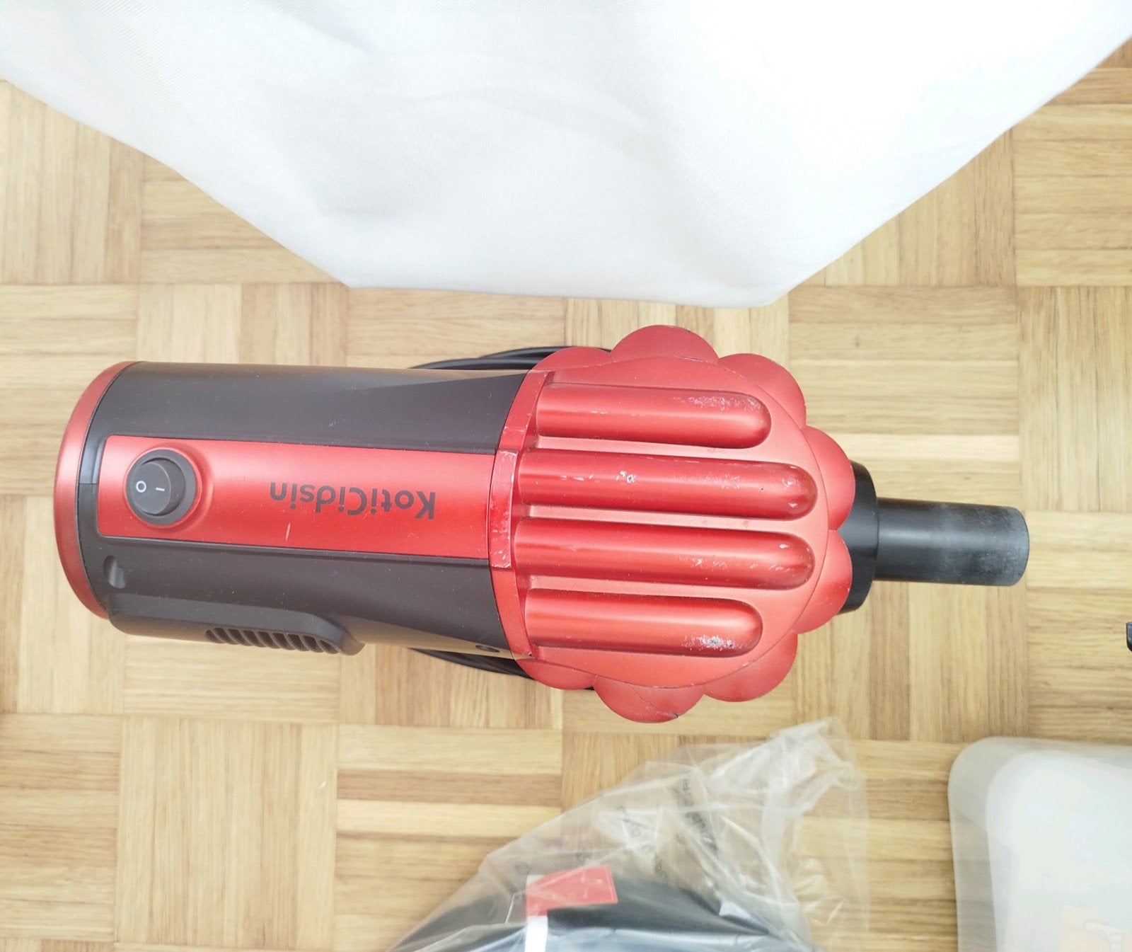 Aspirateur balai 2en1 sans sac, Electroménager, Enlèvement, Aspirateur balai