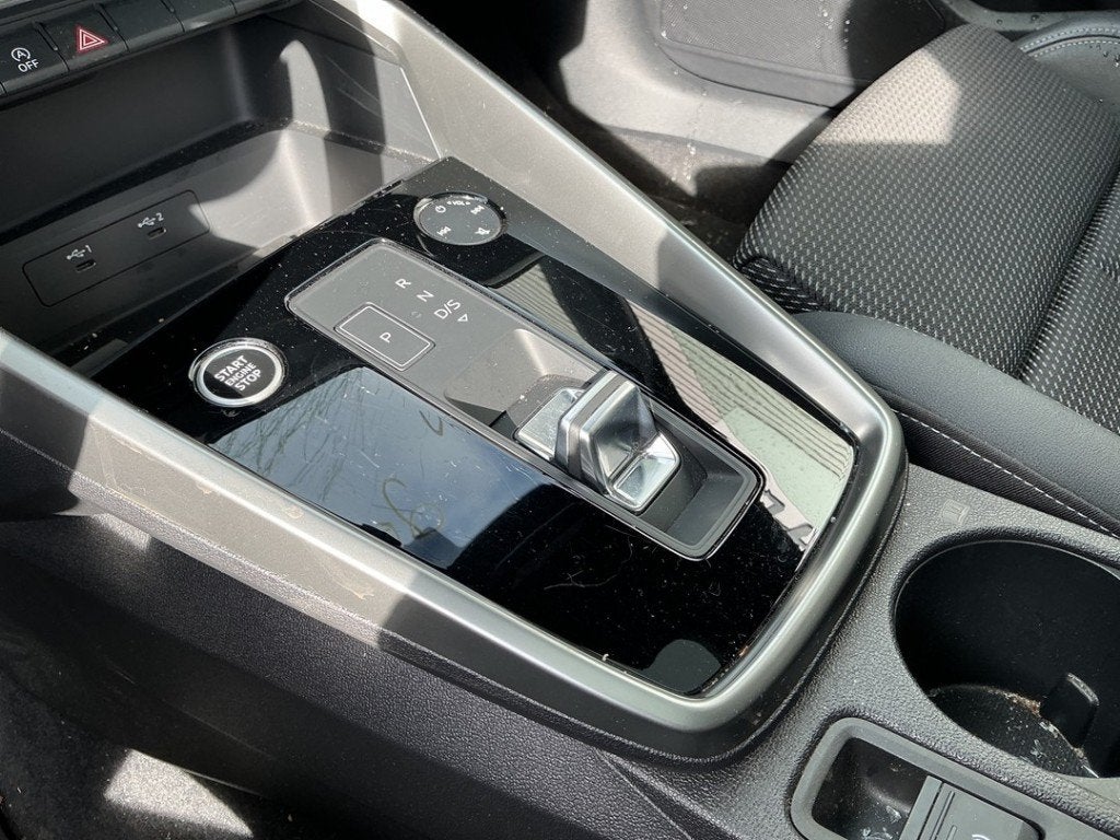 SELECTEUR DE VITESSES AUTOMATIQUES Audi A3 Limousine (8YS), Auto-Union-Straße  1,
85057  Ingolstadt, DE, Info@audi.de, Audi, Utilisé