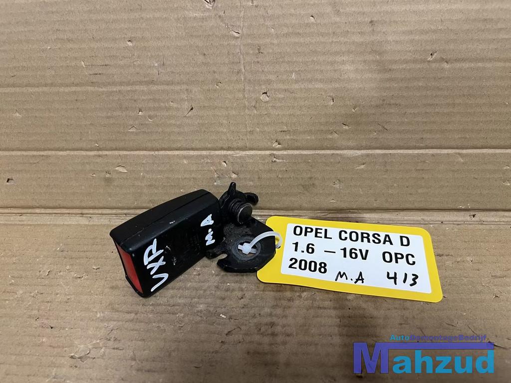 OPEL CORSA D rechts midden achter gordel sluiting 3 deurs 20, Gebruikt, Opel Automobile GmbH, Kontakt@opel-infoservice.de, Opel