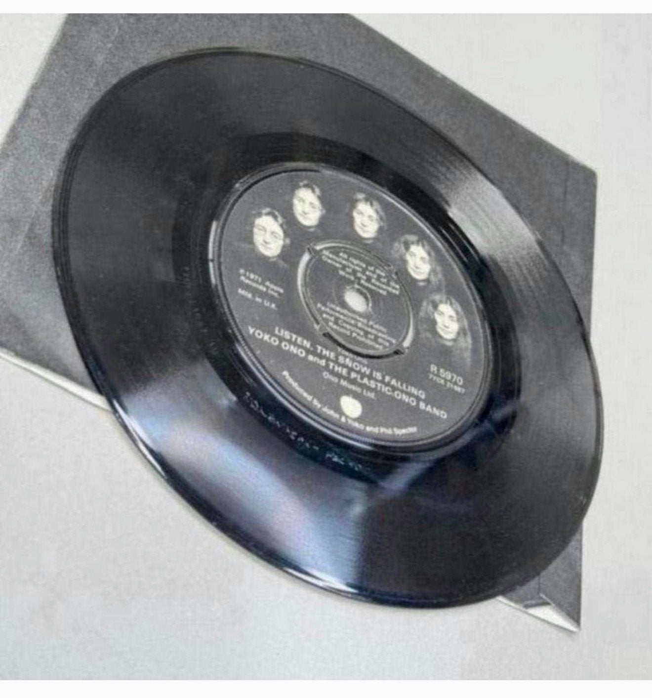 John Yoko The Plastic Ono Band Happy Xmas War Is Over Single, Ophalen of Verzenden, Zo goed als nieuw, 7 inch, Pop