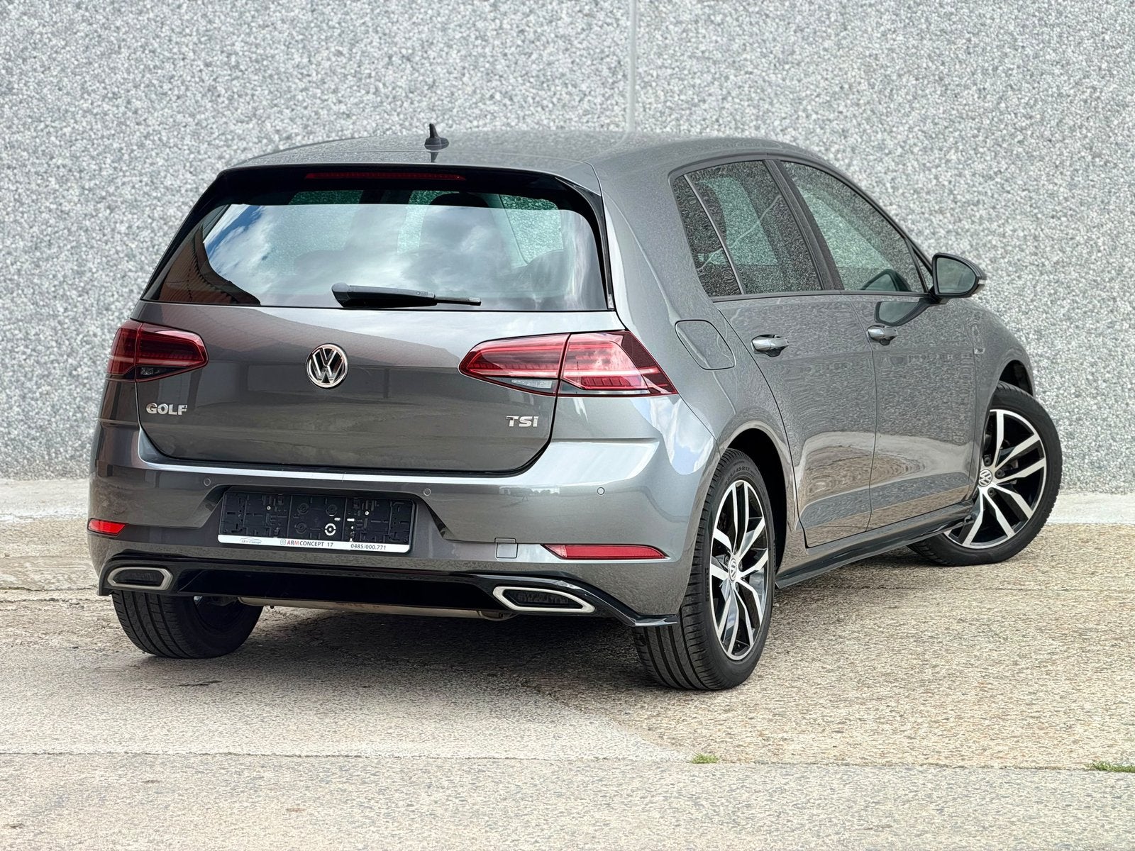 Volkswagen Golf 7 1.0 Essence R Line 10/2017 GARANTIE 1 an, Argent ou Gris, Achat, https://public.car-pass.be/vhr/8894522d-3af2-47d9-9bab-b7fbd4e0e279