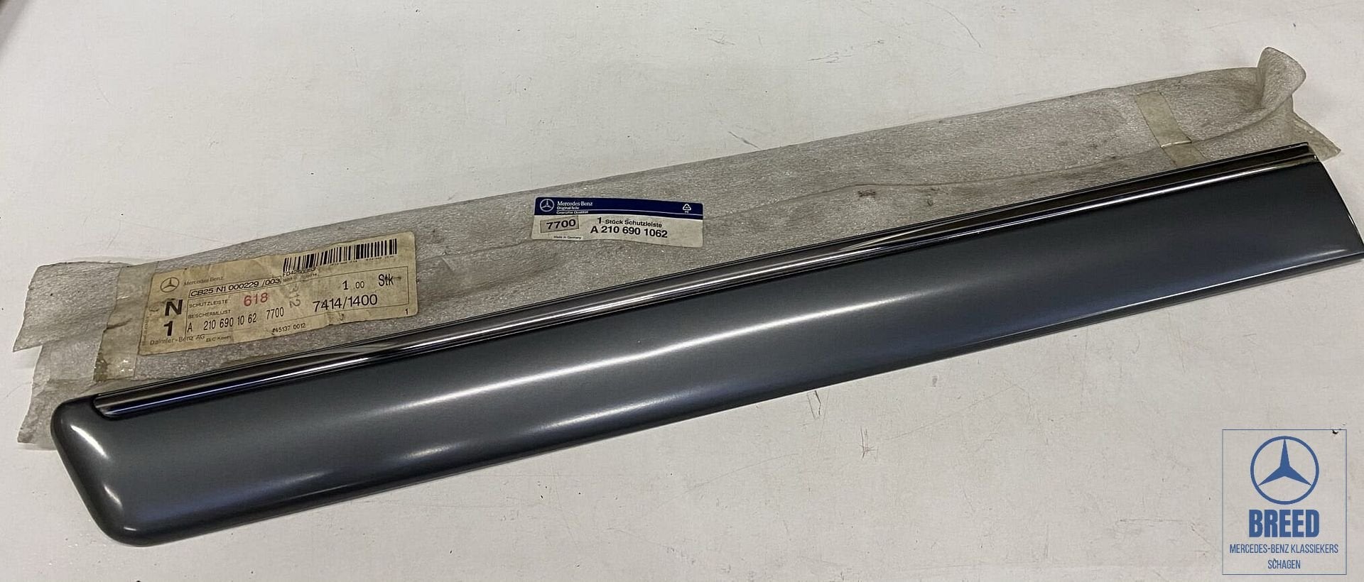 NOS sierlijst achterdeur rechts Mercedes-Benz W210 E-Klasse, Neuf, -, -, Enlèvement ou Envoi