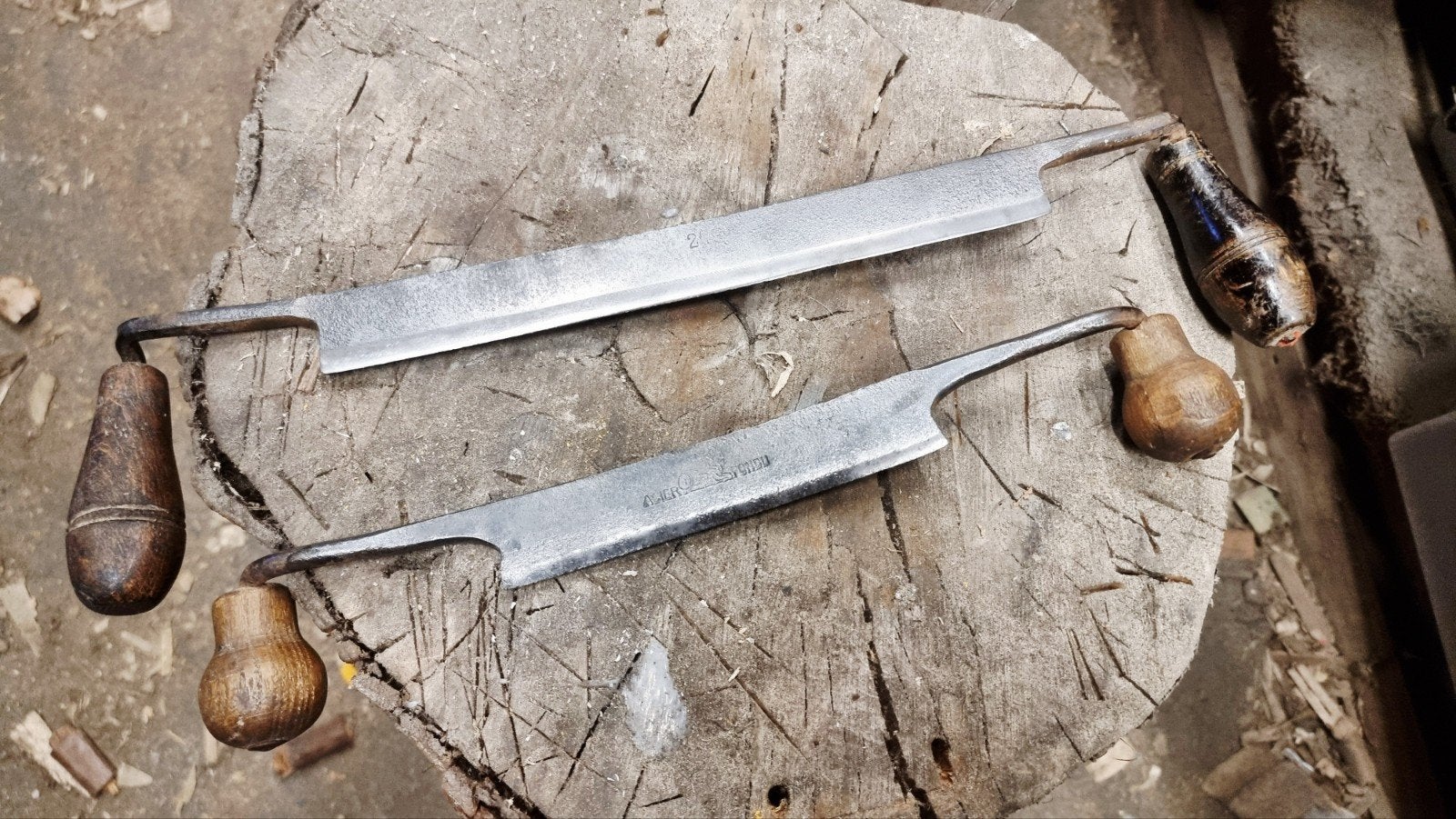 2 antieke trekmessen, Antiek en Kunst, Antiek | Gereedschap en Instrumenten, Ophalen of Verzenden