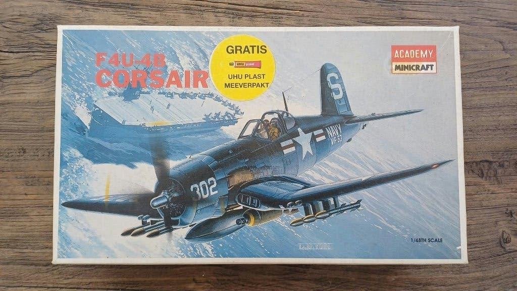 Maquette avion Corsair 1/48 Academy, Hobby en Vrije tijd, Ophalen, Zo goed als nieuw, Vliegtuig