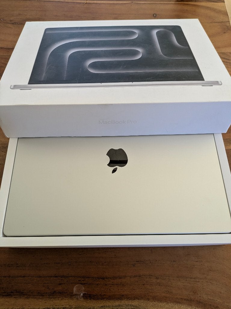 Apple Macbook Pro M3 Pro - 16 inch - 18GB RAM - 256GB SSD, Computers en Software, Apple Macbooks, 256 GB, Qwerty, Zo goed als nieuw