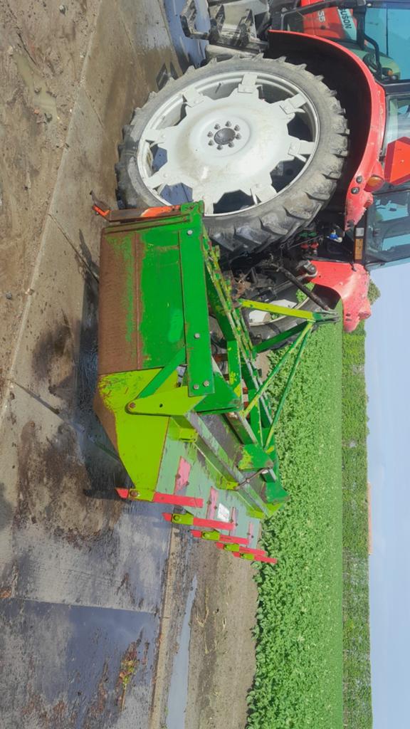 Aanaarder ,Onderlosbandje, Cultivator, Grondschuif, Ophalen