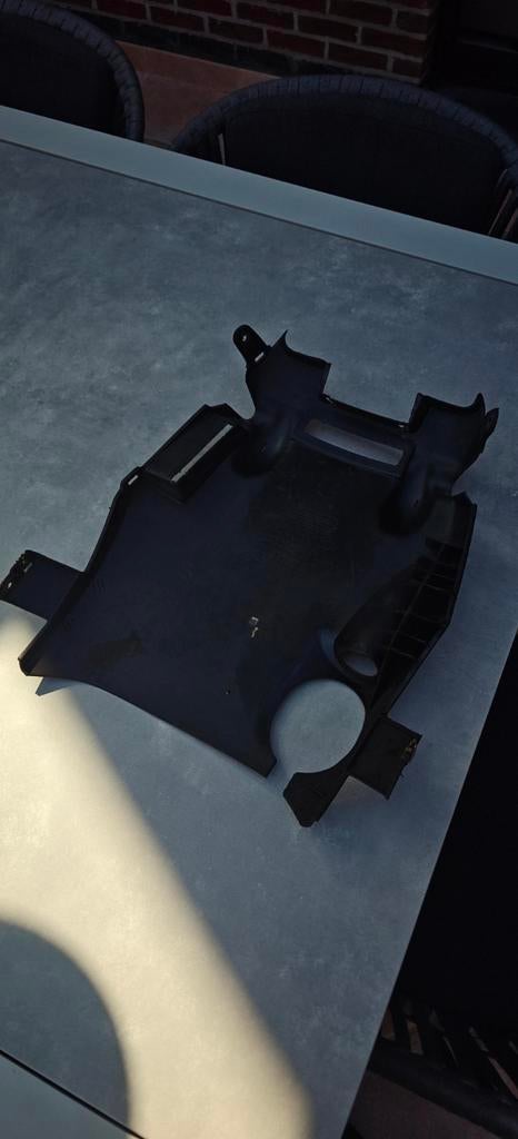 Aerox achter onder kap (gastankbedekking)Enkel cash, Motos, Enlèvement