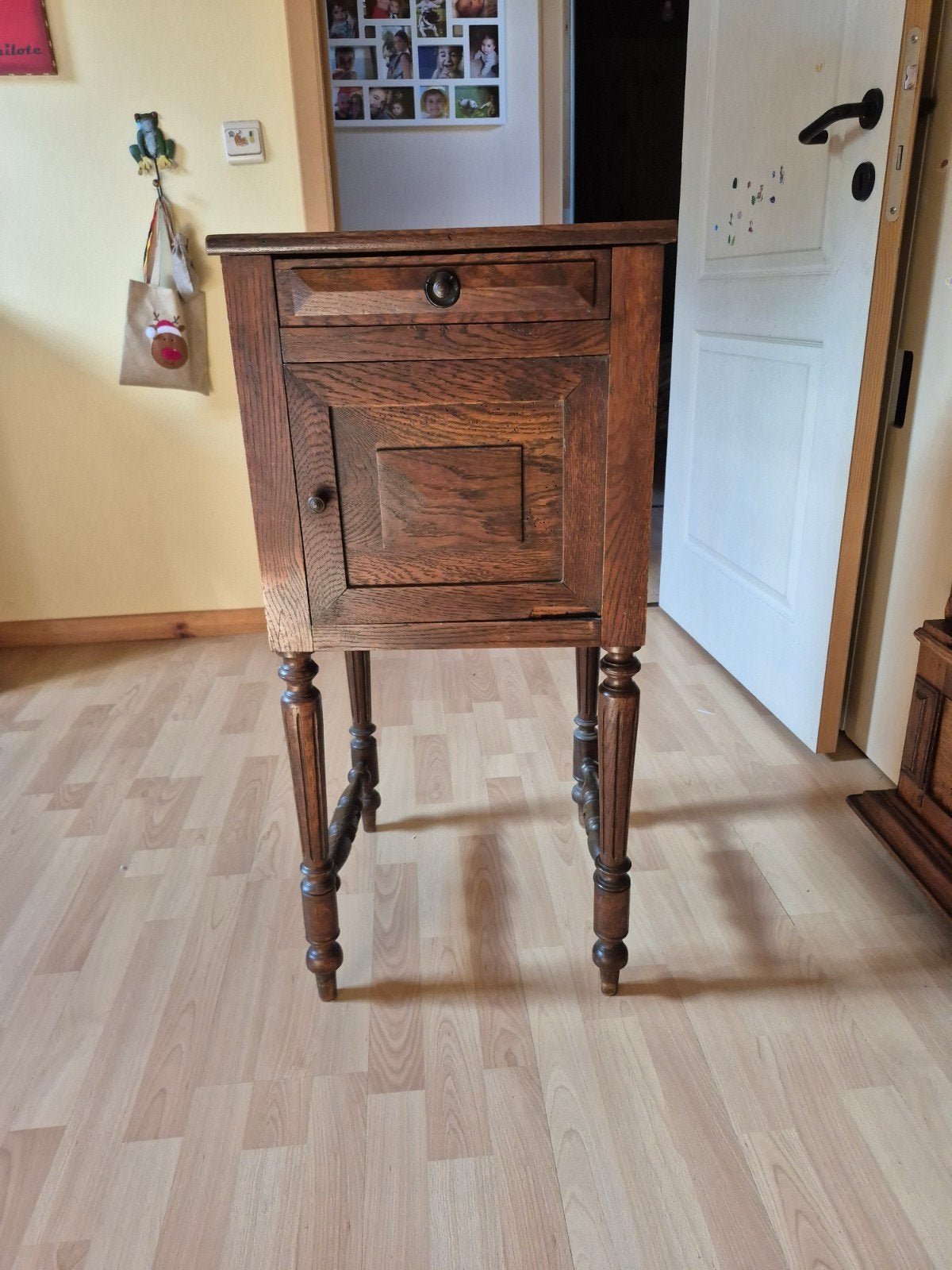 table de chevet, Maison & Meubles, Enlèvement, Utilisé, Moins de 45 cm, 70 cm ou plus