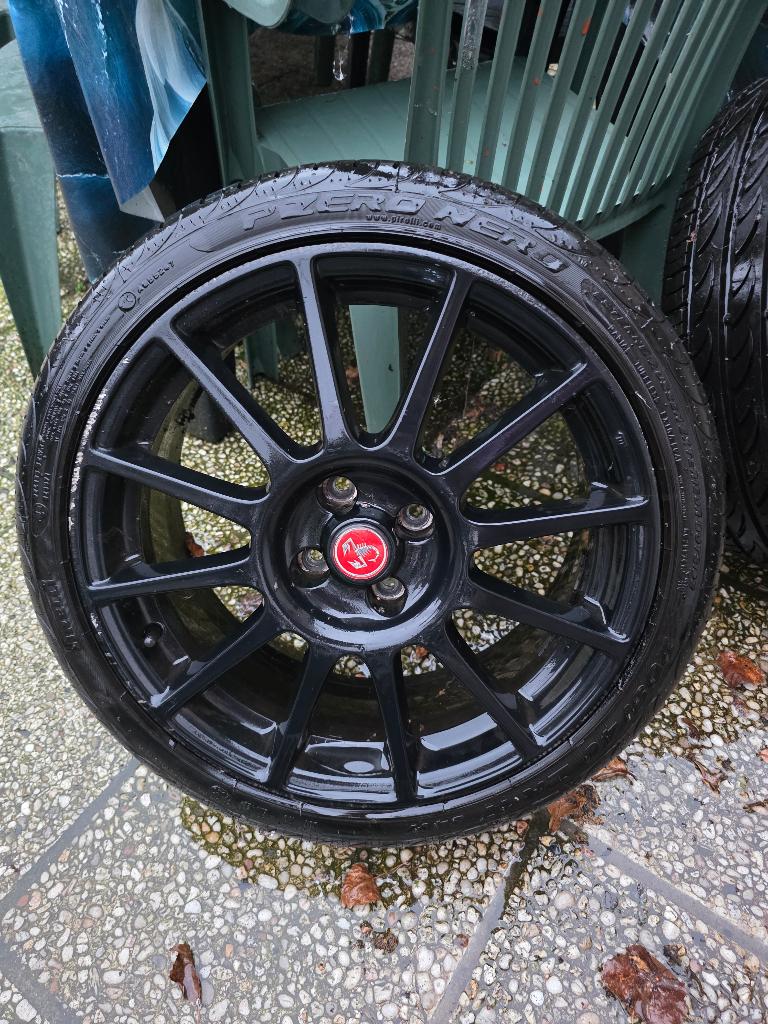 Abarth banden pirelli orgineel, Ophalen, Gebruikt, 17 inch, 205 mm