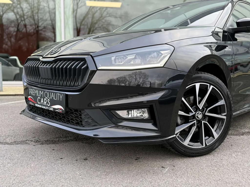Skoda Fabia 1.5 TSI Monte Carlo / CARPLAY / CAMERA / ZETLVRW, Auto's, Automaat, Stof, Zwart, Bedrijf
