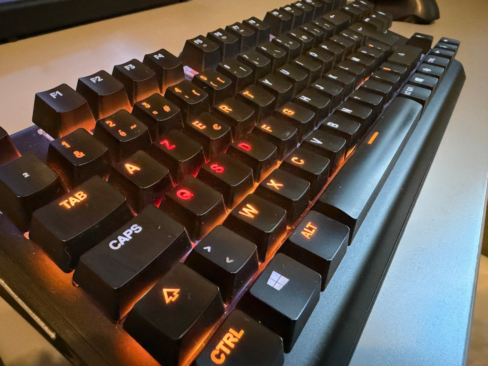 SteelSeries Apex M750 TKL rgb gaming toetsenbord, Ophalen, Zo goed als nieuw, Gaming toetsenbord