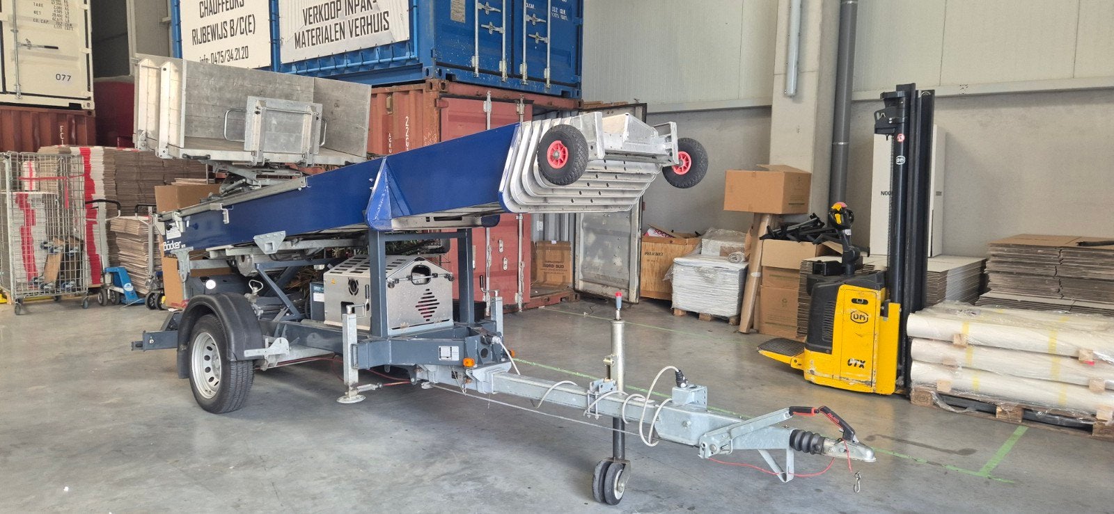 Verhuislift bocker aanhangwagen ladderlift, Ophalen