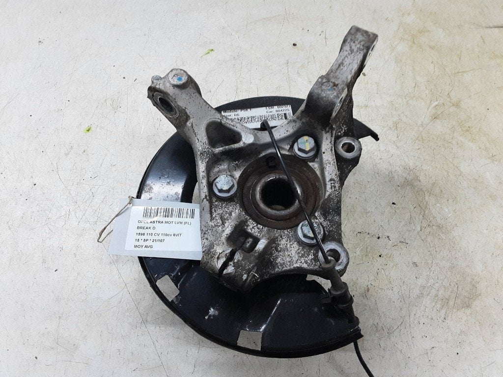 WIELNAAF LINKS VOOR Astra J Sports Tourer (PD8 / PE8 / PF8), Gebruikt, Opel, Opel Automobile GmbH, Kontakt-opel@opel.com