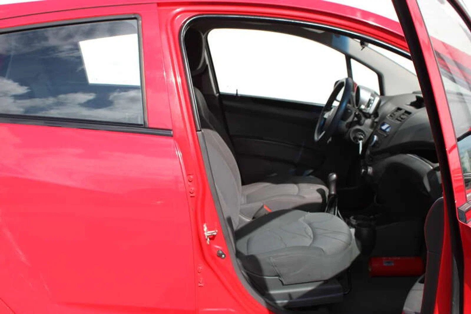 Chevrolet Spark Spark 1.0i Airco/5Deurs inclusief 3JAAR gara, Autos, Chevrolet, Rouge, Euro 5, Achat, 50 kW