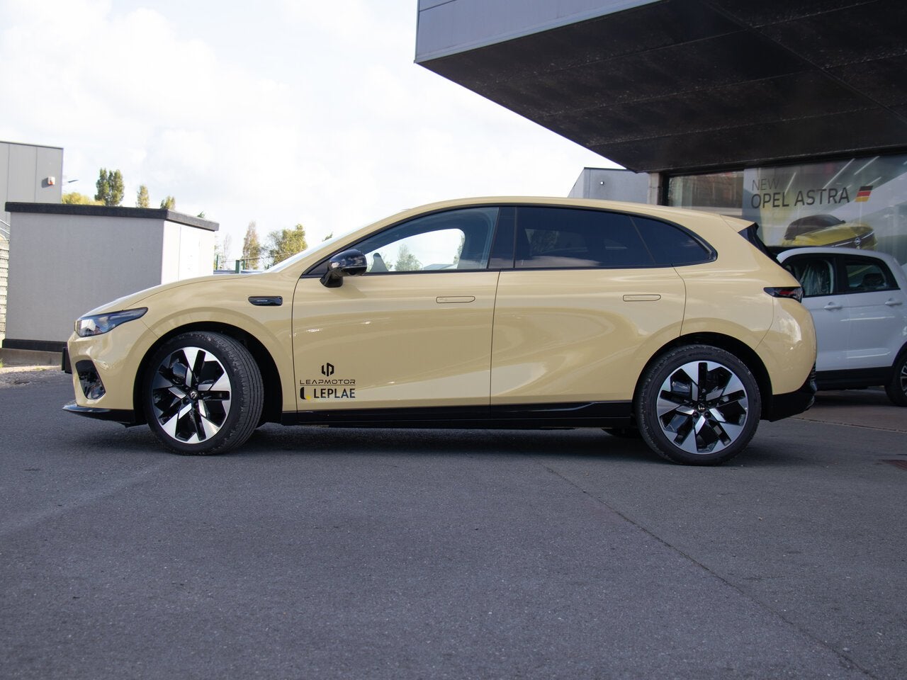 Leapmotor B05 DESIGN PROMAX 218PK 67 kWh WLTP 482KM|CAMERA|, Auto's, 161 kW, B05, 0 kg, 0 kg