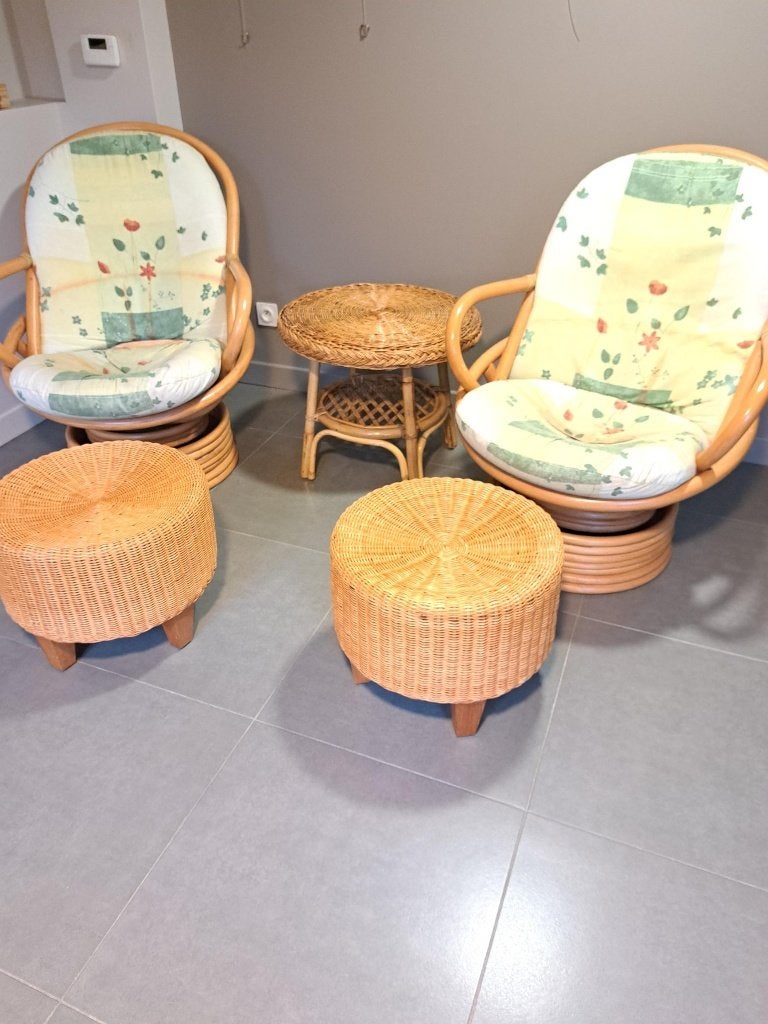 Rieten zetels, poefs en tafeltje, Ophalen, Gebruikt, Riet of Rotan