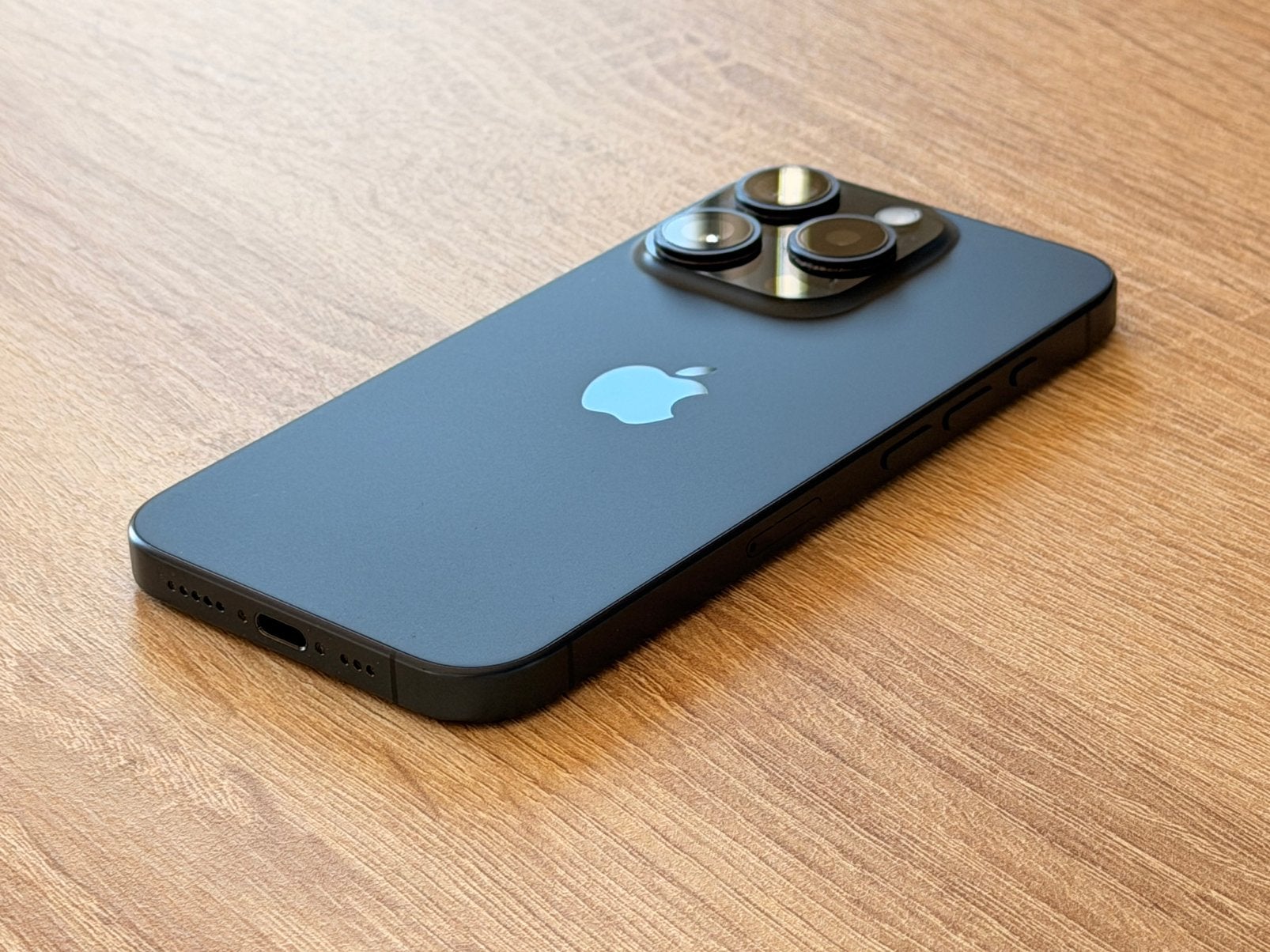 iPhone 15 Pro - 128go - Parfait état, Télécoms, Enlèvement, Comme neuf, Bleu, IPhone 15