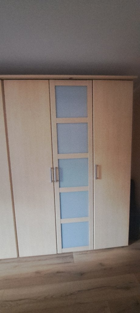 Garde-robe bois clair (2m15 sur 1m47 et 60 cm de profondeur), Enlèvement