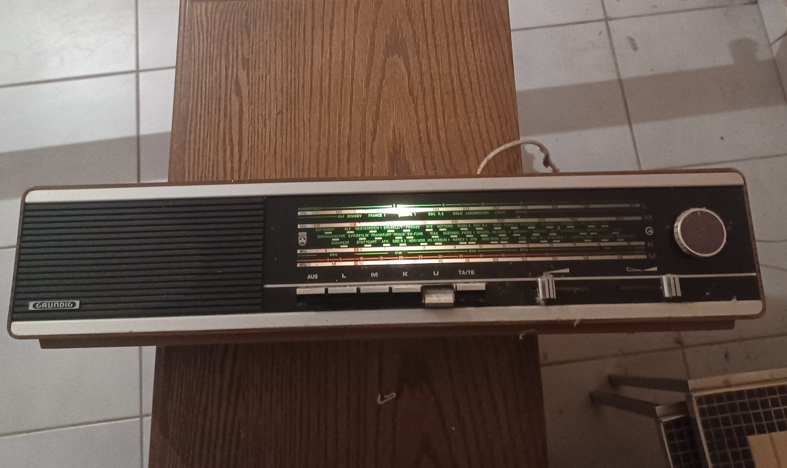 oude goed spelende radio Grundig, Audio, Tv en Foto, Tuners, Ophalen, Gebruikt