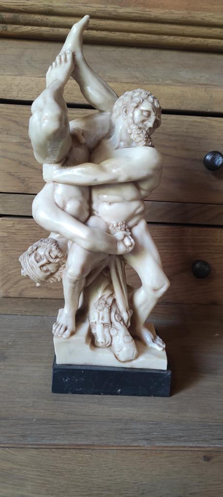 Het lied & Diomedes statue replica, Enlèvement, Statue