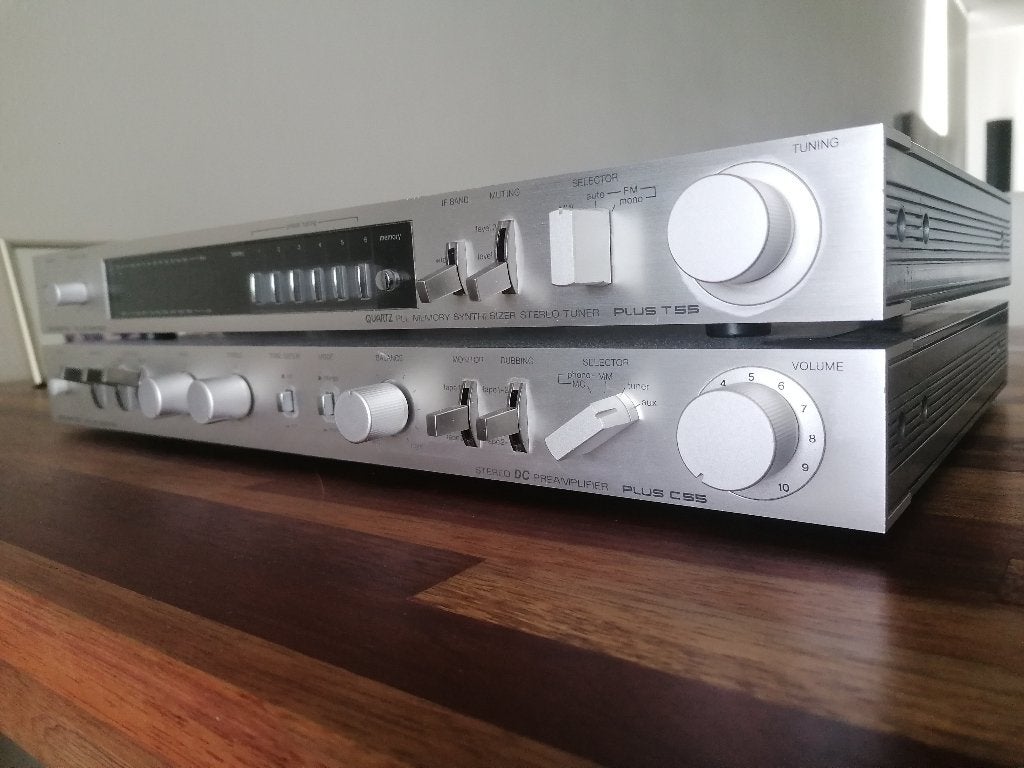 Sanyo Plus C55 pre-amp en T55 tuner, Audio, Tv en Foto, Versterkers en Ontvangers, Ophalen, Zo goed als nieuw