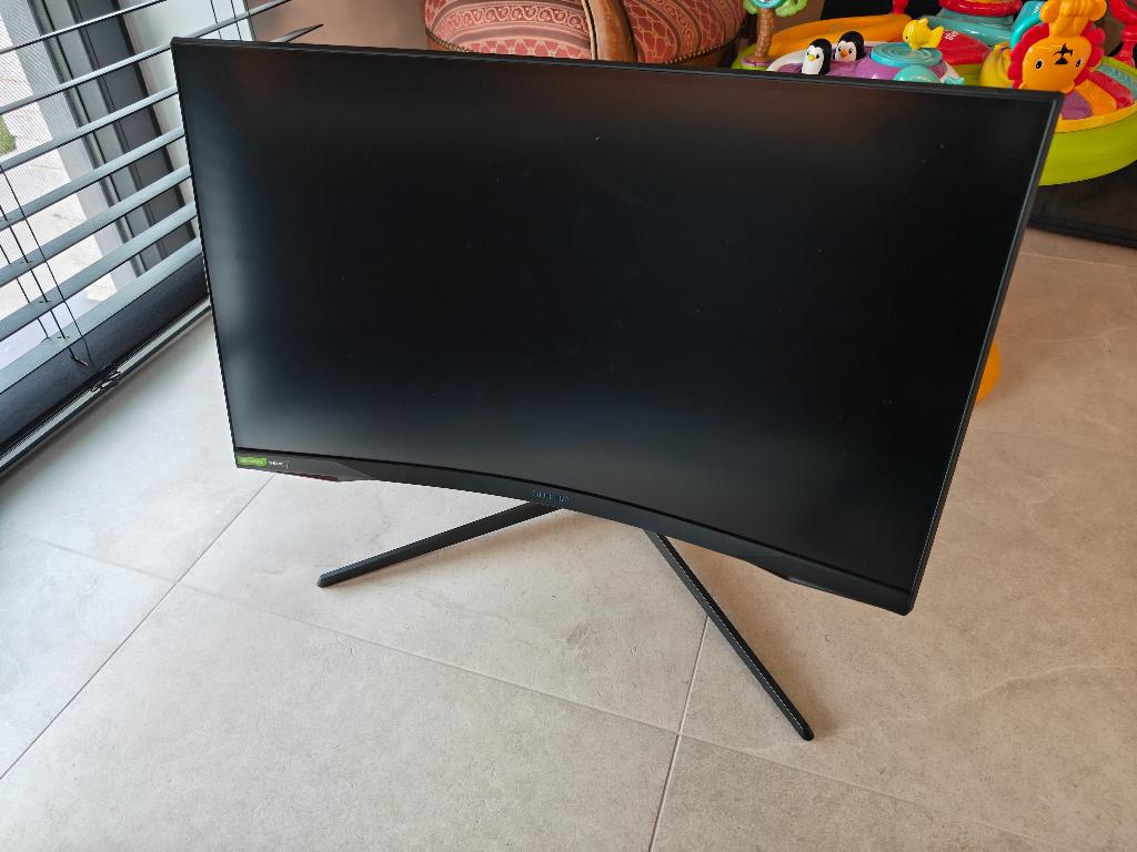 Samsung Odyssey G7 27-inch Curved Gaming Monitor, Informatique & Logiciels, Moniteurs, Gaming, 1 à 2 ms, VA, Comme neuf