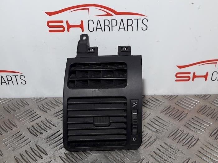 Grille aération tableau de bord d'un Volkswagen Touran, Volkswagen, -, 3 mois de garantie, Utilisé