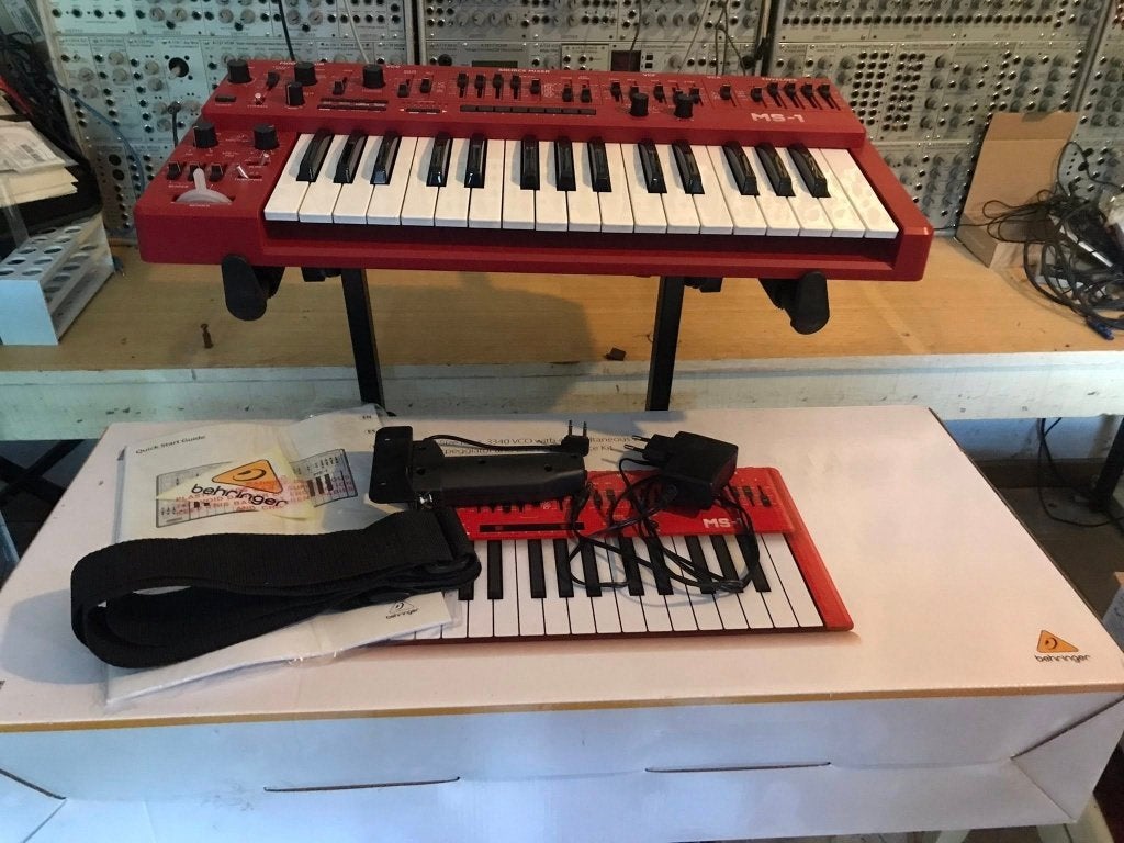Behringer MS-01, Muziek en Instrumenten, Synthesizers, Ophalen of Verzenden, Zo goed als nieuw, 49 toetsen, Roland
