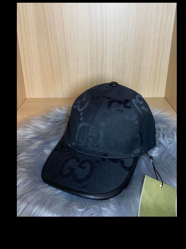 Gucci pet, Ophalen, Zo goed als nieuw, Pet