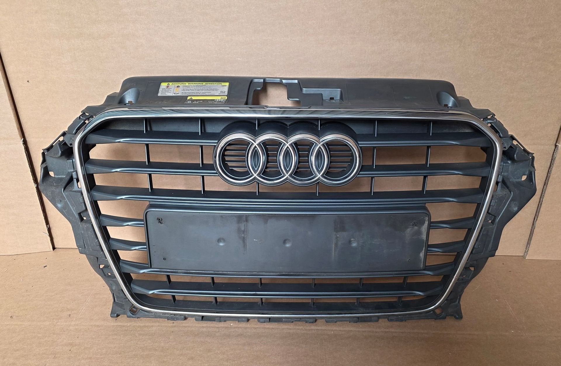 Grill Audi A3 8V Origineel Grille 8V3853651 bj.2012-2017, Auto-onderdelen, Gebruikt, -, Voor, Ophalen of Verzenden