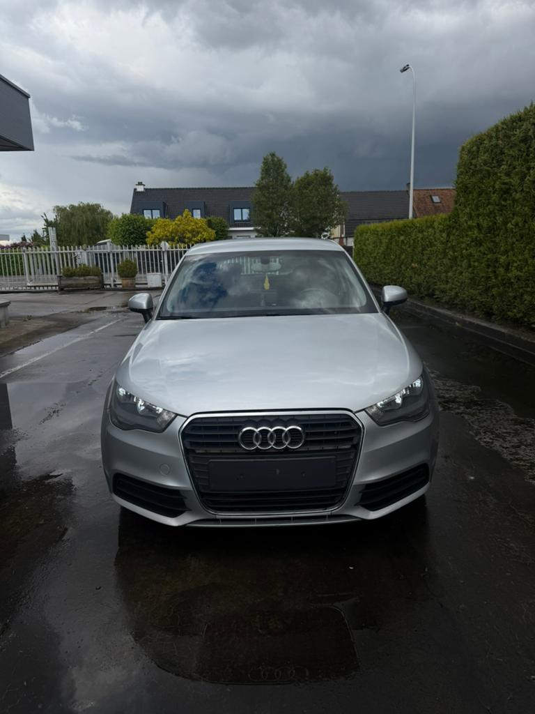 Audi a1 / 2012 / 1.6 TDI / 213.000 km/ 4 deur, Auto's, Audi, Euro 5, A1, Bedrijf, Diesel
