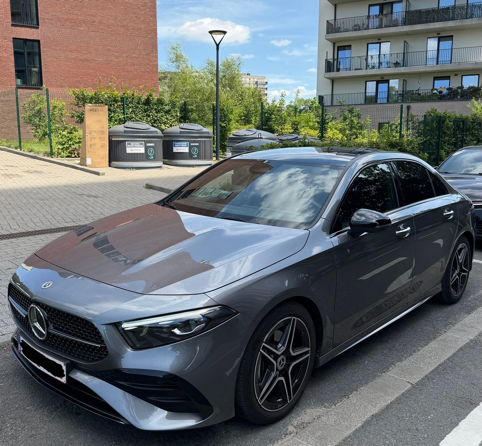 Mercedes A180 essence Kit Amg automatique en parfait état., Autos, Mercedes-Benz, Classe A, Achat, Phares entièrement LED, Euro 6