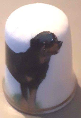 dés a coudre de collection porcelaine serie chien (4), Verzamelen, Vingerhoedjes, Ophalen of Verzenden, Zo goed als nieuw, Porselein