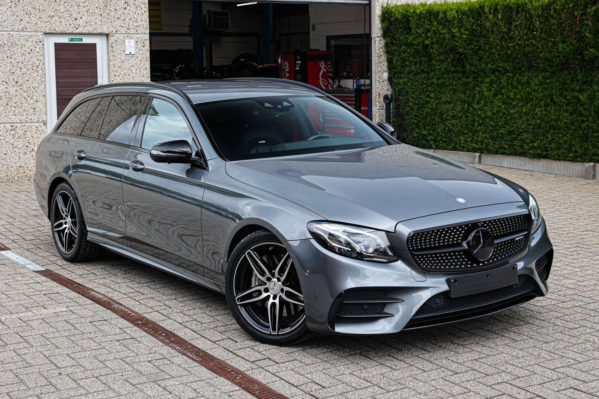 Mercedes-Benz E-Klasse 43 AMG STAGE-1*LUCHTVERING*360°CAMER, Auto's, Mercedes-Benz, Automaat, Gebruikt, 295 kW, Bedrijf