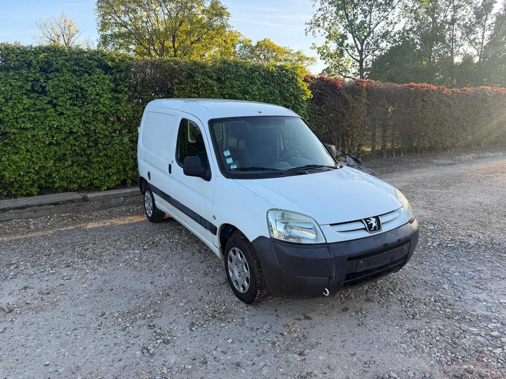Gekeurd️ Peugoet Partner 2003 1.9d 265 000 km, Auto's, 4 deurs, Wit, Particulier, 2 zetels