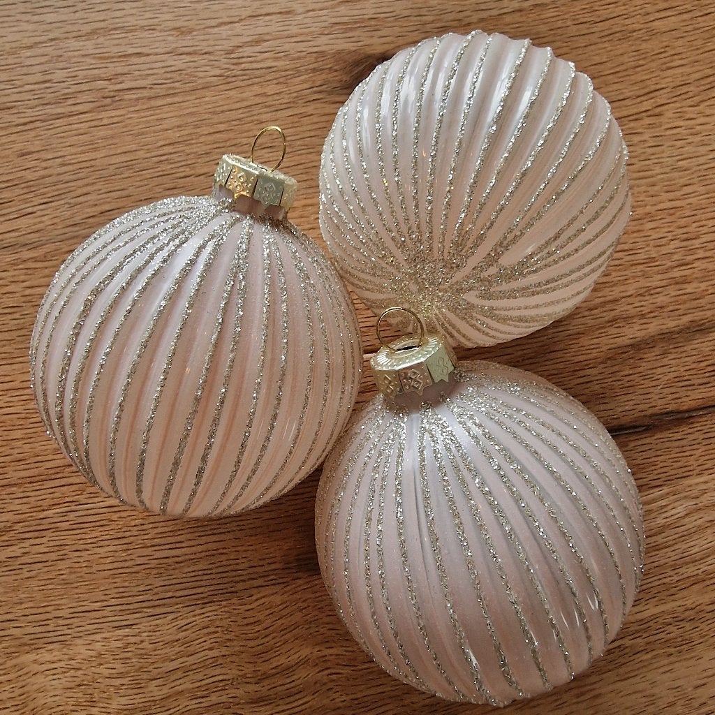 3 glazen kerstballen lichtroze, Diversen, Ophalen of Verzenden, Nieuw