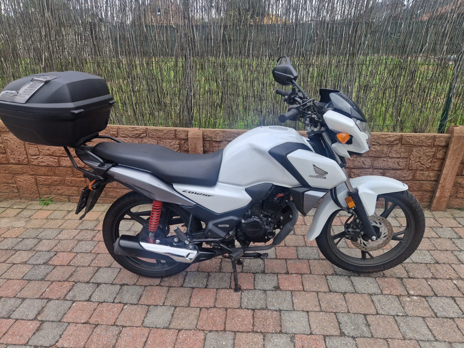 Honda cbf 125 bj 2022 met schade, Motos, Motos | Honda, Entreprise, 125 cm³