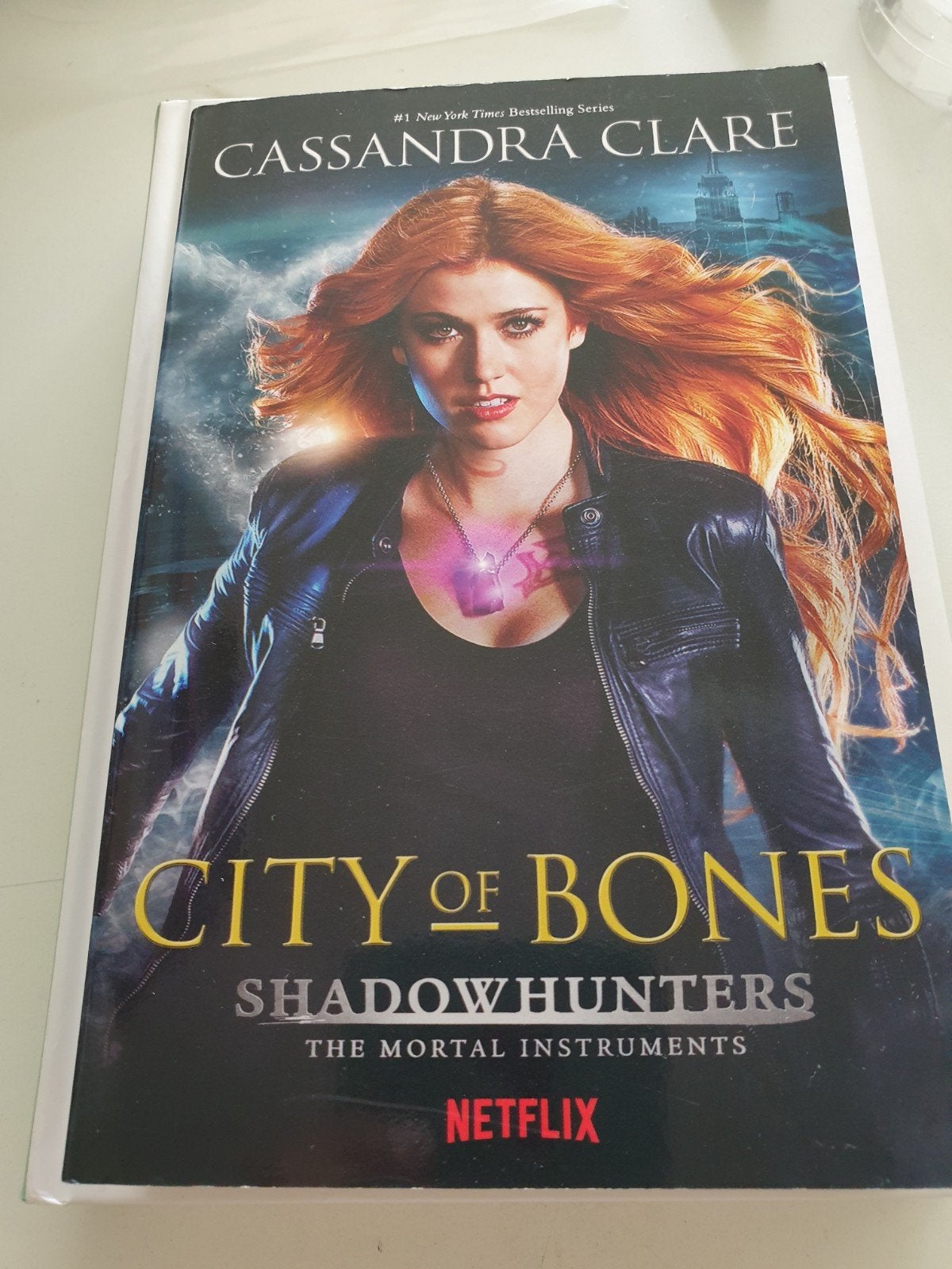 The Mortal Instruments 1: City of Bones by Cassandra Clare, Boeken, Fantasy, Ophalen of Verzenden, Zo goed als nieuw
