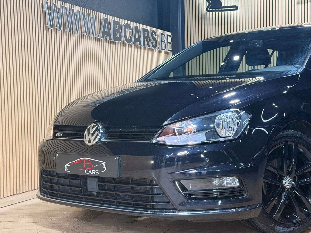 Volkswagen Golf 1.2i * R LINE * GARANTIE 12 MOIS *, Euro 5, 4 cilinders, 1198 cc, Zwart
