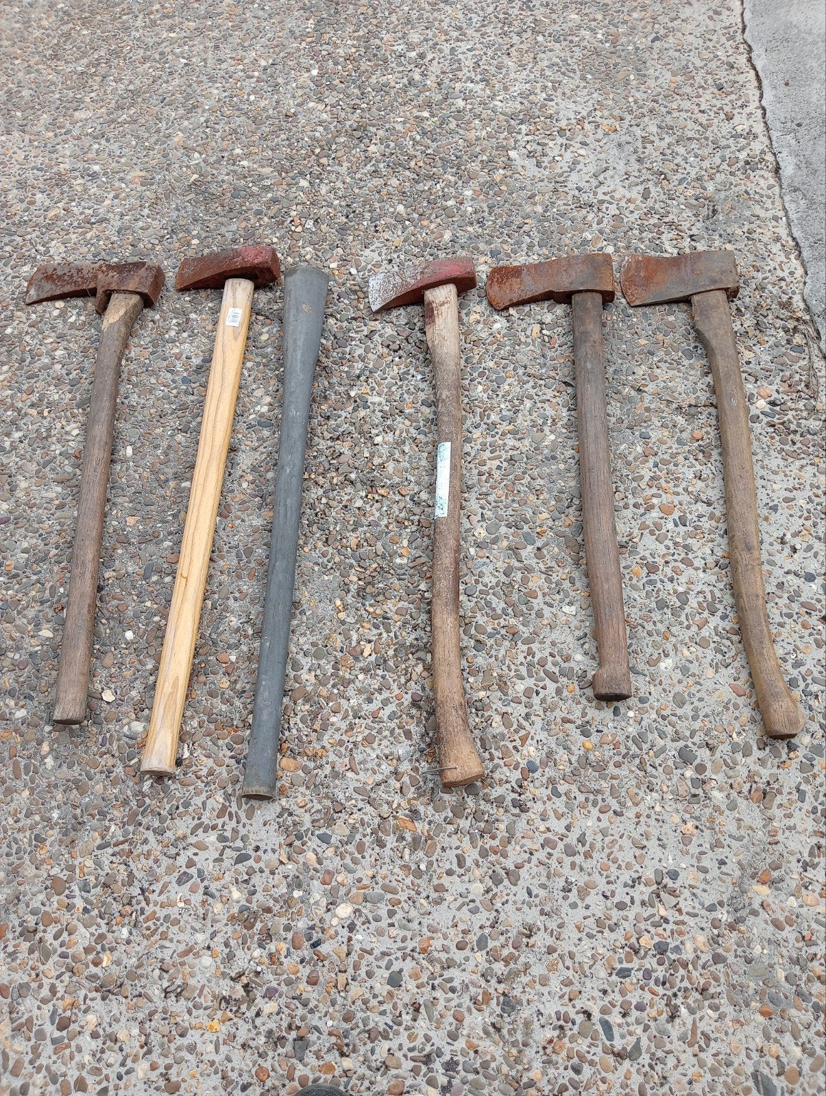 grandes haches en bois, Enlèvement