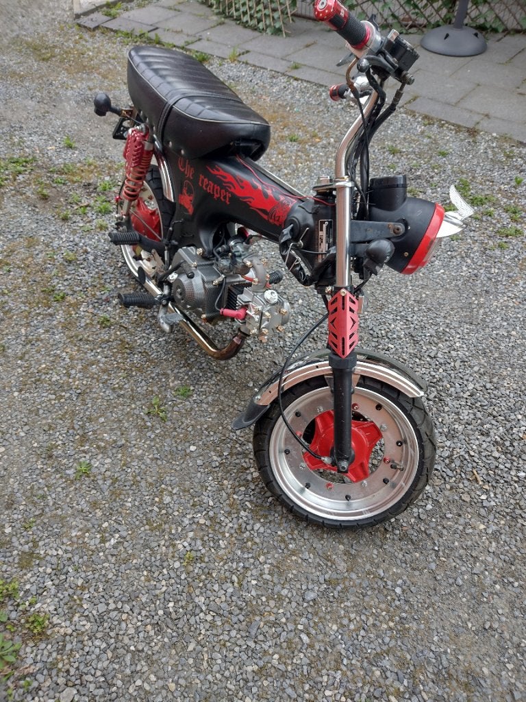 Honda Dax klasse A, Fietsen en Brommers, Brommers | Honda, Zo goed als nieuw, Overige modellen, Klasse A (25 km/u), Ophalen